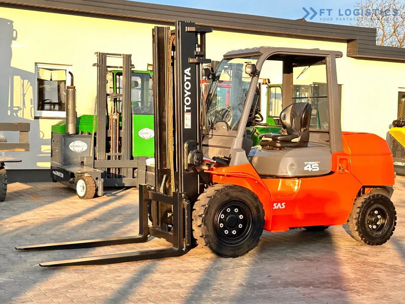 Toyota 42-4FD40 / DIESEL / 4500KG / DUPLEX / FORKS 1400MM / WELL-MAINTAINED 42-4FD40 / DIESEL / 4500KG / DUPLEX / FORKS 1400MM / WELL-M - Stivuitor diesel: Foto 3 Toyota 42-4FD40 / DIESEL / 4500KG / DUPLEX / FORKS 1400MM / WELL-MAINTAINED 42-4FD40 / DIESEL / 4500KG / DUPLEX / FORKS 1400MM / WELL-M - Stivuitor diesel: Foto 3