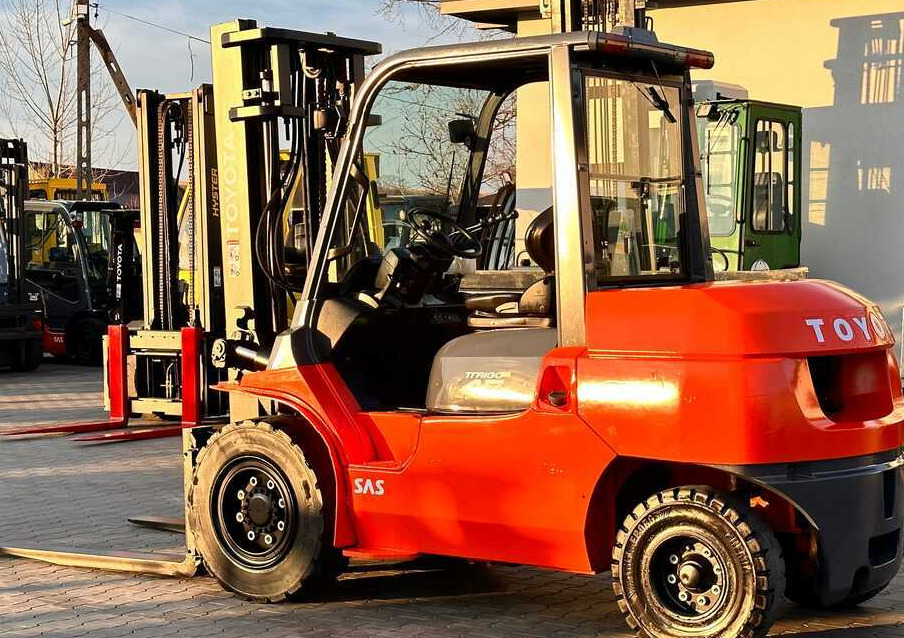 Toyota 42-4FD40 / DIESEL / 4500KG / DUPLEX / FORKS 1400MM / WELL-MAINTAINED - Stivuitor diesel: Foto 5 Toyota 42-4FD40 / DIESEL / 4500KG / DUPLEX / FORKS 1400MM / WELL-MAINTAINED - Stivuitor diesel: Foto 5