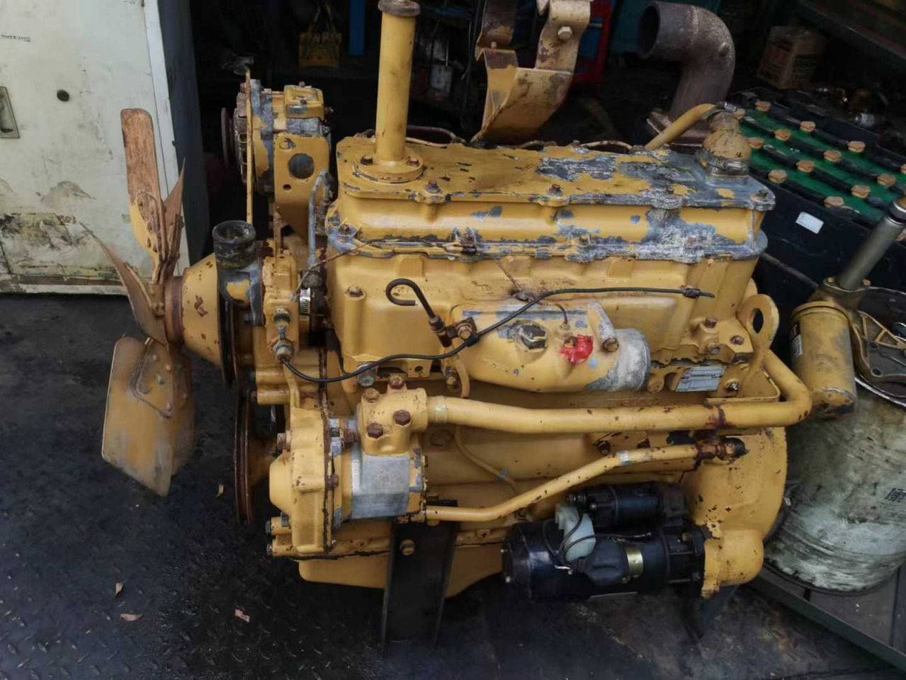 CATERPILLAR 3204C - Motor pentru Buldozer: Foto 1 CATERPILLAR 3204C - Motor pentru Buldozer: Foto 1