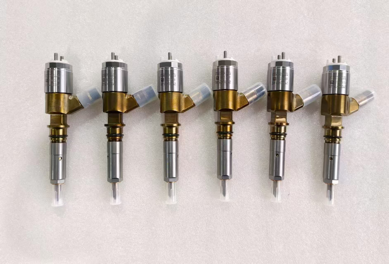 CATERPILLAR 326-4700 - Injector pentru Excavator: Foto 1 CATERPILLAR 326-4700 - Injector pentru Excavator: Foto 1