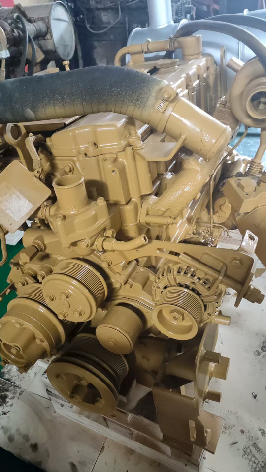 CATERPILLAR C6.4 - Motor pentru Excavator: Foto 3 CATERPILLAR C6.4 - Motor pentru Excavator: Foto 3