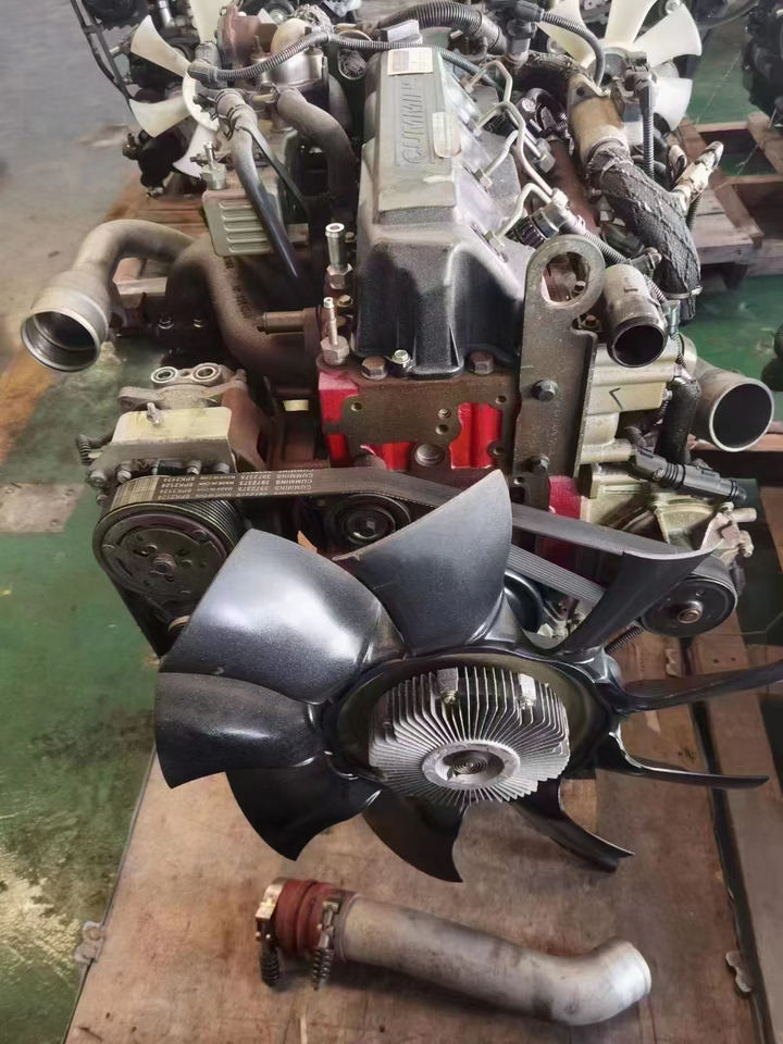 CUMMINS ISF3.8 - Motor pentru Excavator: Foto 2 CUMMINS ISF3.8 - Motor pentru Excavator: Foto 2