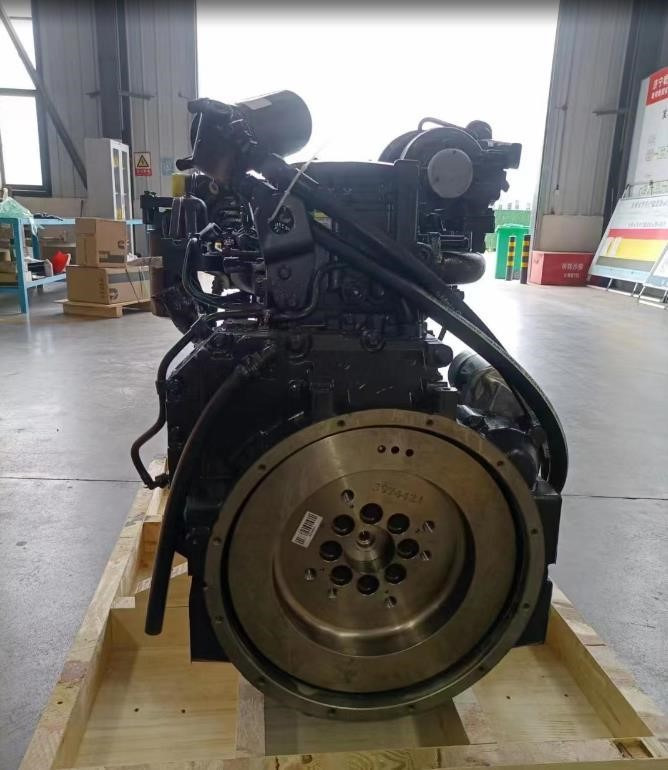 CUMMINS QSB6.7 - Motor pentru Excavator: Foto 2 CUMMINS QSB6.7 - Motor pentru Excavator: Foto 2