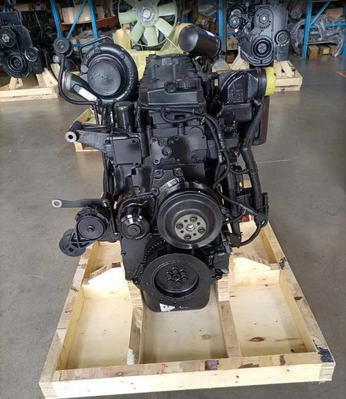 CUMMINS QSB6.7 - Motor pentru Excavator: Foto 2 CUMMINS QSB6.7 - Motor pentru Excavator: Foto 2