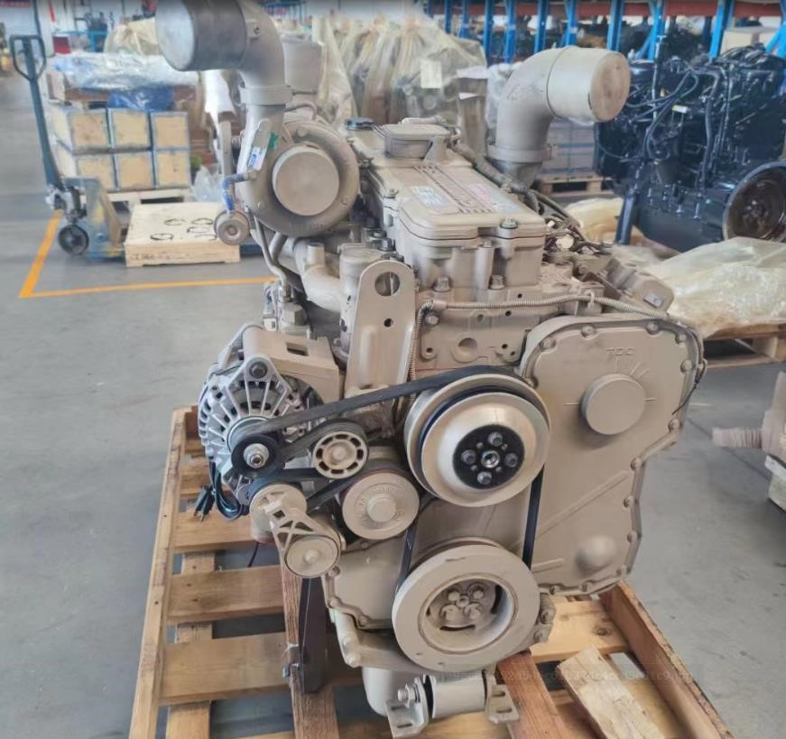 CUMMINS QSC8.3 - Motor pentru Excavator: Foto 1 CUMMINS QSC8.3 - Motor pentru Excavator: Foto 1