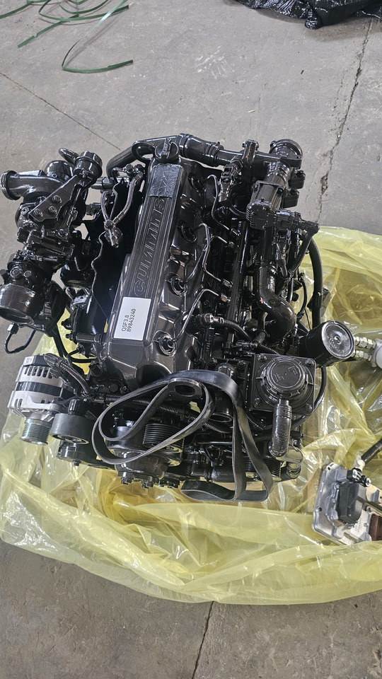 CUMMINS QSF3.8 - Motor pentru Excavator: Foto 1 CUMMINS QSF3.8 - Motor pentru Excavator: Foto 1