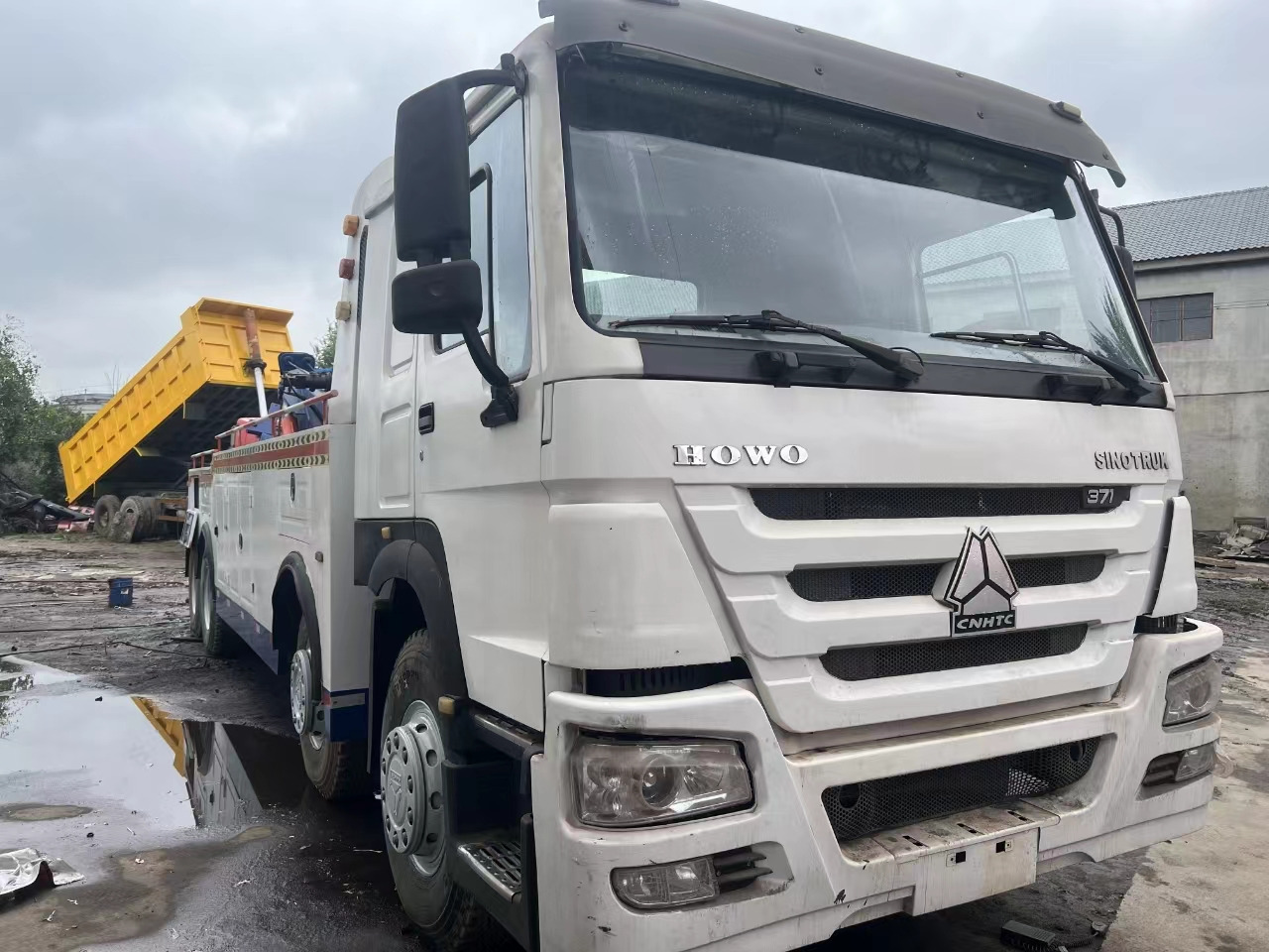 SINOTRUK - Camion: Foto 1 SINOTRUK - Camion: Foto 1