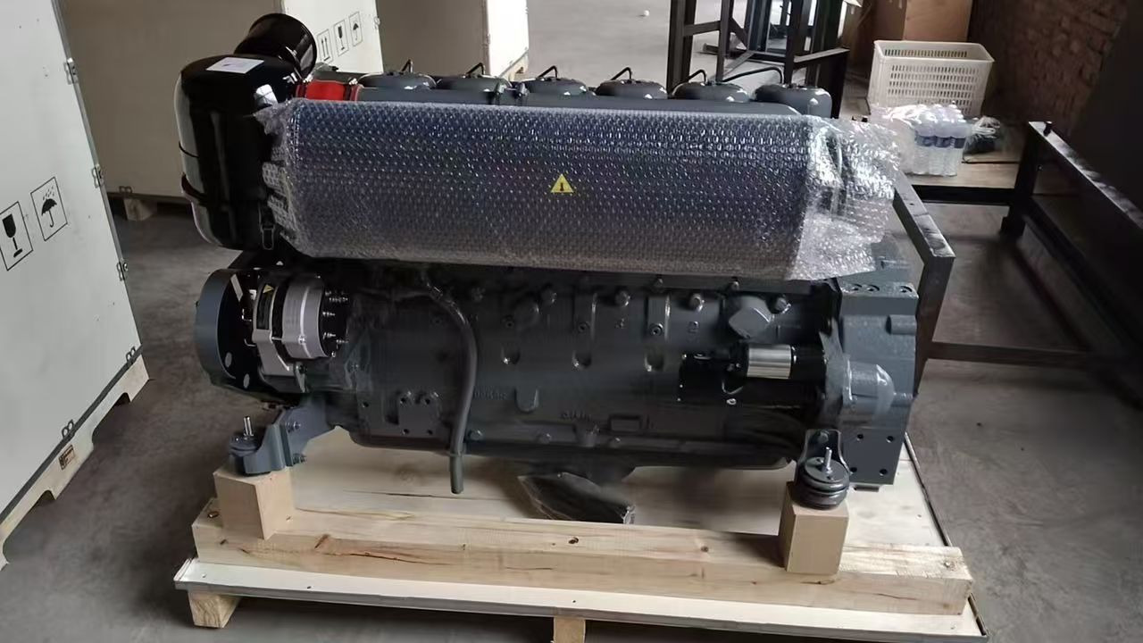 DEUTZ F4L912 - Motor pentru Excavator: Foto 1 DEUTZ F4L912 - Motor pentru Excavator: Foto 1