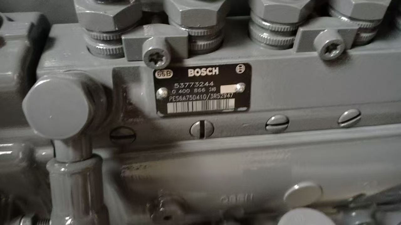 DEUTZ F4L912 - Motor pentru Excavator: Foto 2 DEUTZ F4L912 - Motor pentru Excavator: Foto 2