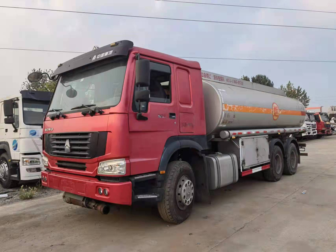 HOWO 20 cubic meters - Camion cisternă: Foto 1 HOWO 20 cubic meters - Camion cisternă: Foto 1