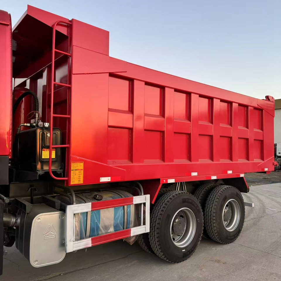 HOWO 371 6*4 - Camion basculantă: Foto 4 HOWO 371 6*4 - Camion basculantă: Foto 4