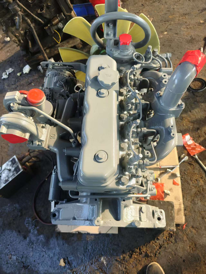 ISUZU 4BG1 - Motor pentru Excavator: Foto 5 ISUZU 4BG1 - Motor pentru Excavator: Foto 5