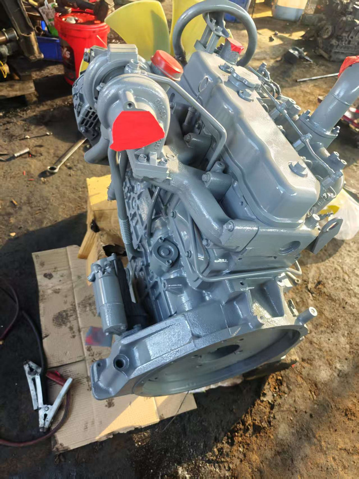 ISUZU 4BG1 - Motor pentru Excavator: Foto 4 ISUZU 4BG1 - Motor pentru Excavator: Foto 4