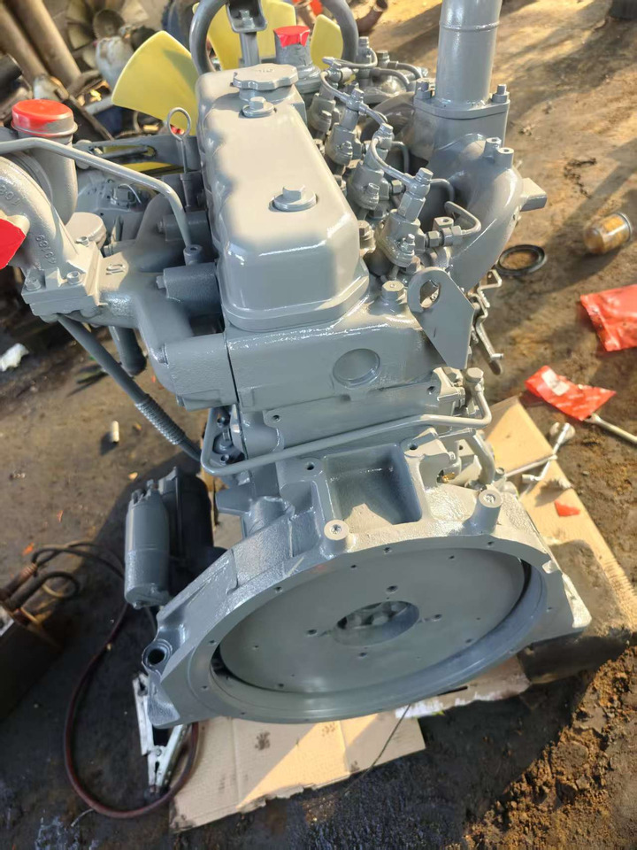 ISUZU 4BG1 - Motor pentru Excavator: Foto 3 ISUZU 4BG1 - Motor pentru Excavator: Foto 3