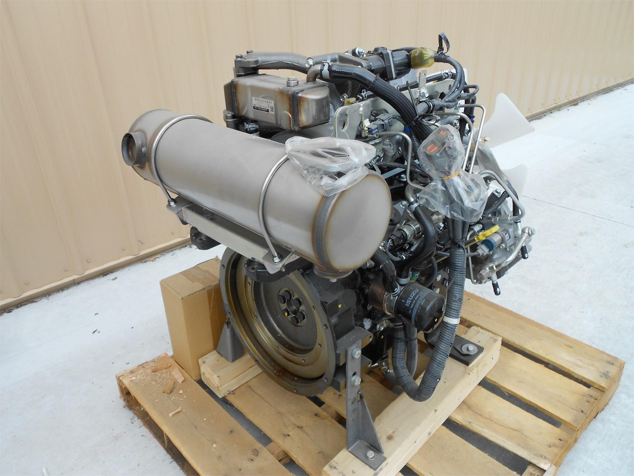 ISUZU 4LE2 - Motor pentru Excavator: Foto 4 ISUZU 4LE2 - Motor pentru Excavator: Foto 4