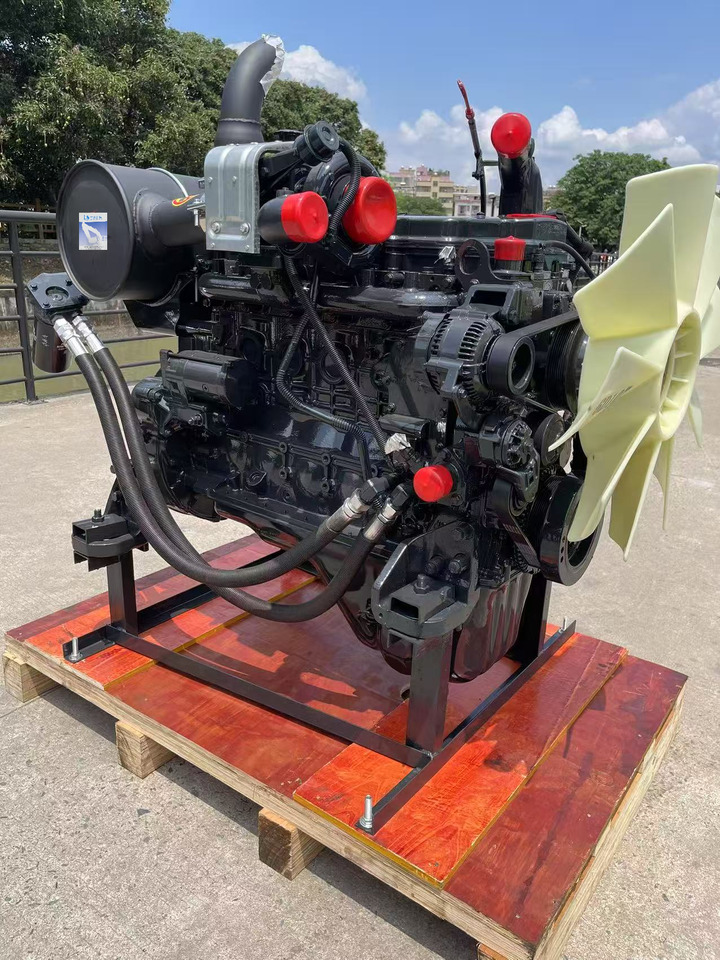 KOMATSU 6D107E-1 - Motor pentru Excavator: Foto 4 KOMATSU 6D107E-1 - Motor pentru Excavator: Foto 4