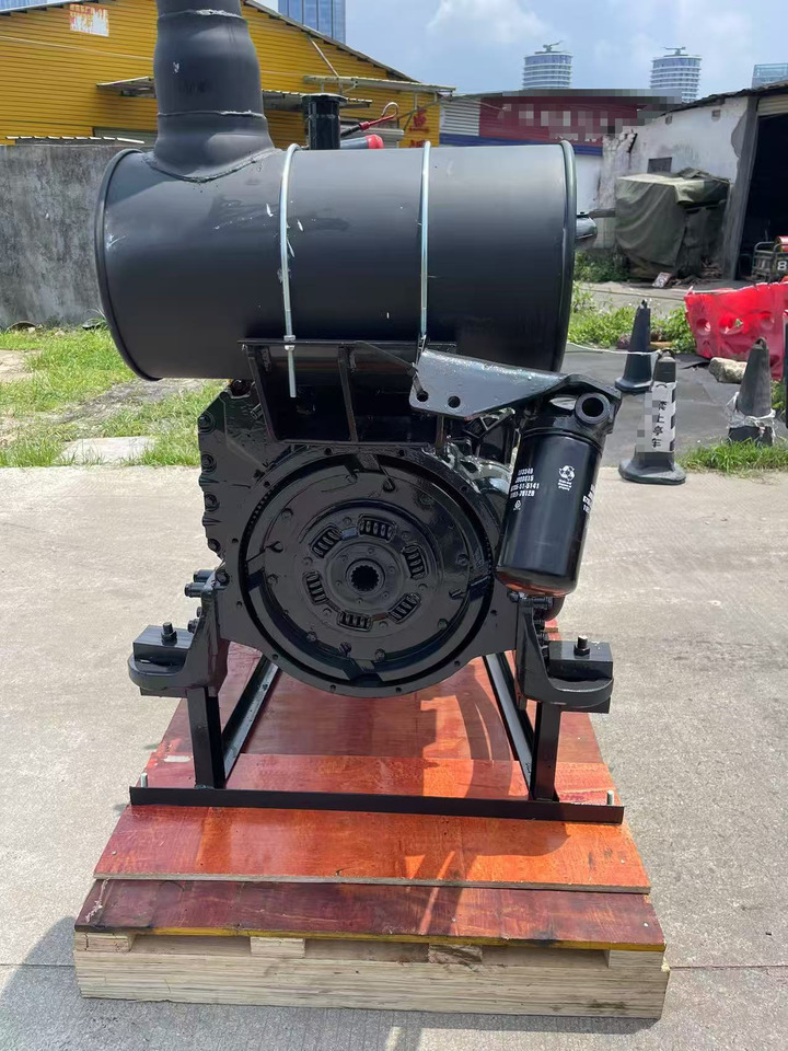 KOMATSU 6D107E-1 - Motor pentru Excavator: Foto 3 KOMATSU 6D107E-1 - Motor pentru Excavator: Foto 3