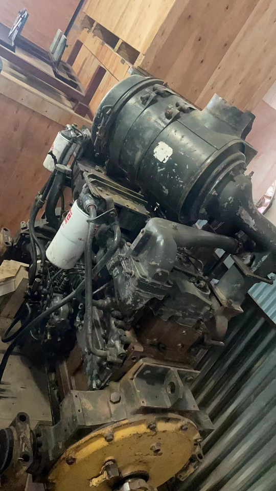 KOMATSU 6D125E-2 - Motor pentru Încărcător: Foto 1 KOMATSU 6D125E-2 - Motor pentru Încărcător: Foto 1