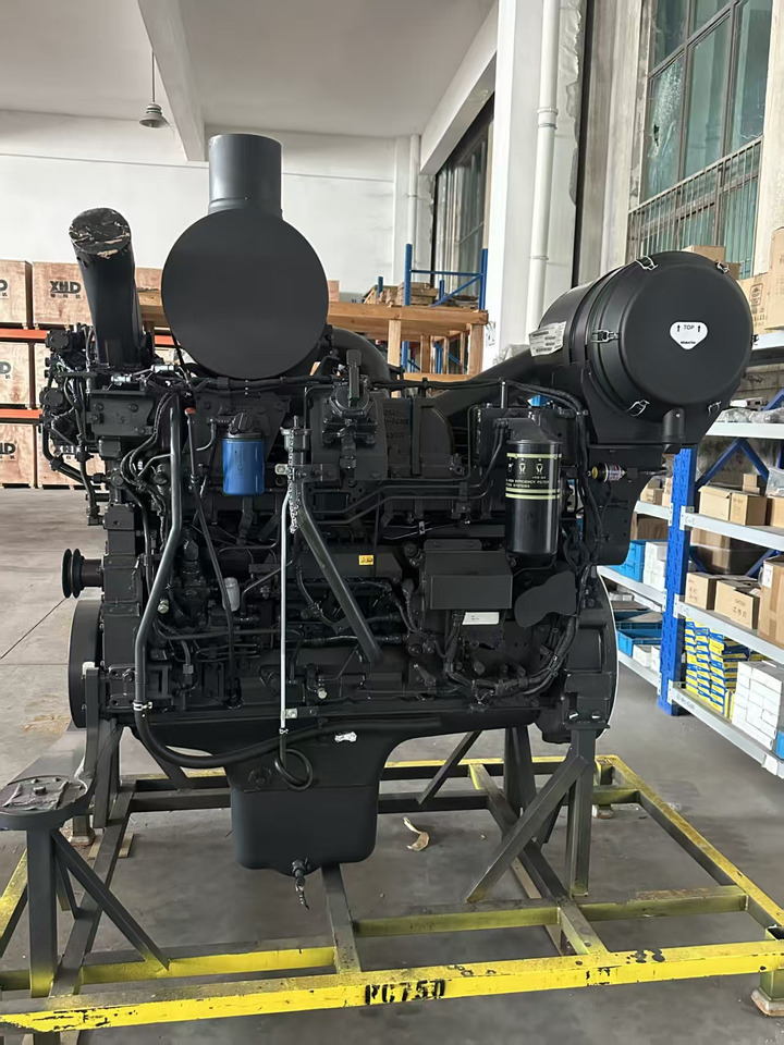 KOMATSU 6D140E-5 - Motor pentru Excavator: Foto 2 KOMATSU 6D140E-5 - Motor pentru Excavator: Foto 2