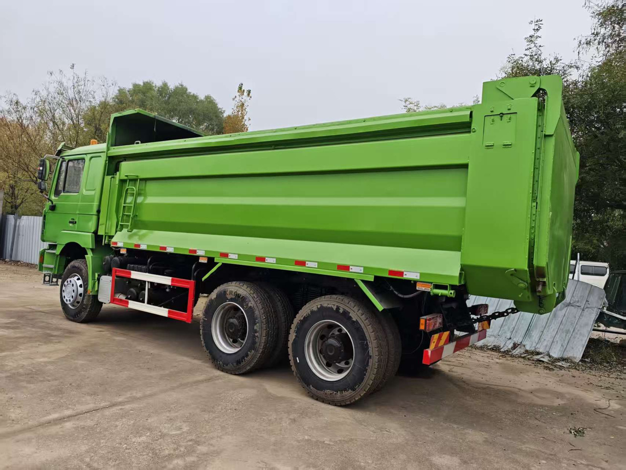 SHACMAN F3000 - Camion cisternă: Foto 1 SHACMAN F3000 - Camion cisternă: Foto 1