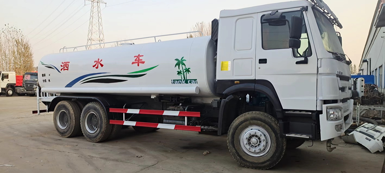 SINOTRUK 20 cubic meters tank - Camion cisternă: Foto 2 SINOTRUK 20 cubic meters tank - Camion cisternă: Foto 2