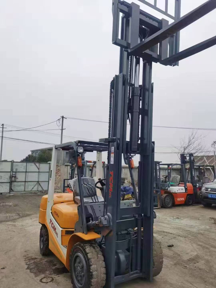 TCM 5 TONS 2 stages - Stivuitor diesel: Foto 3 TCM 5 TONS 2 stages - Stivuitor diesel: Foto 3