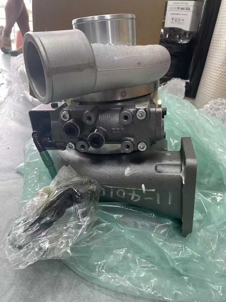 Turbocharger 6507-12-5010 - Turbocompresor pentru Excavator: Foto 4 Turbocharger 6507-12-5010 - Turbocompresor pentru Excavator: Foto 4