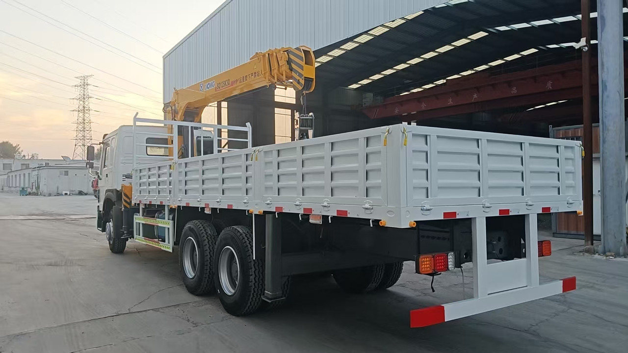 XCMG SQ12SK3Q - Camion cu macara: Foto 2 XCMG SQ12SK3Q - Camion cu macara: Foto 2