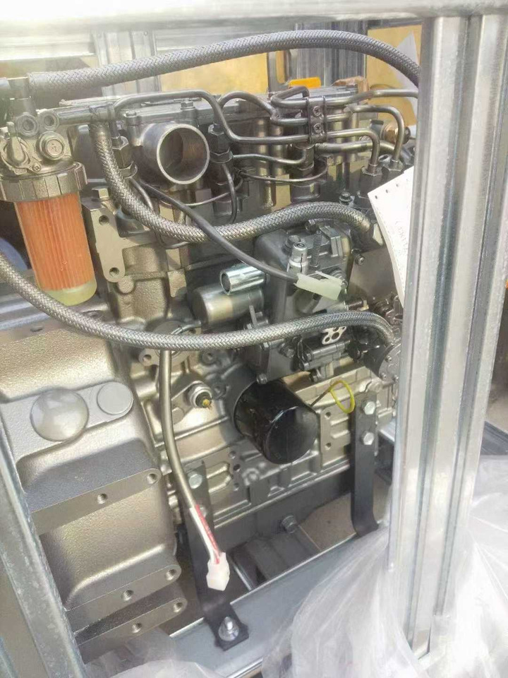 YANMAR 3TNV76 - Motor pentru Excavator: Foto 2 YANMAR 3TNV76 - Motor pentru Excavator: Foto 2