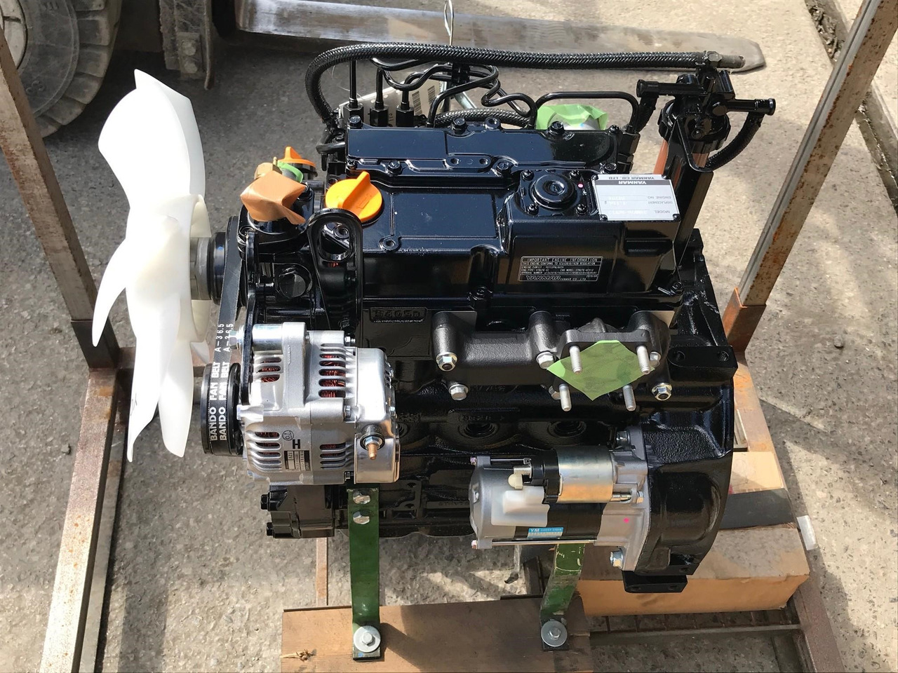 YANMAR 3TNV76 - Motor pentru Excavator: Foto 1 YANMAR 3TNV76 - Motor pentru Excavator: Foto 1