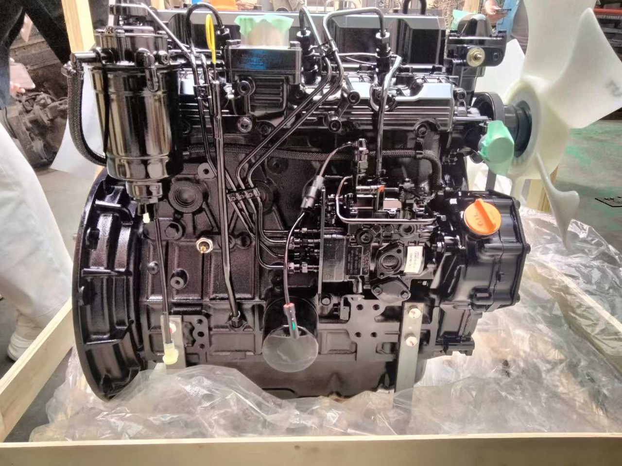 YANMAR 4TNE98 - Motor pentru Excavator: Foto 3 YANMAR 4TNE98 - Motor pentru Excavator: Foto 3