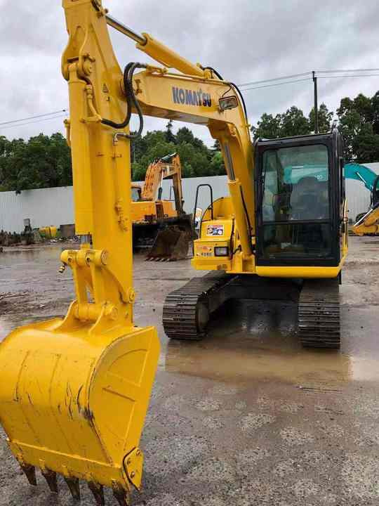 Cheap Used Komatsu PC70-8 Crawler Excavator with High Efficiency Used Heavy Machinery Komatsu PC70-8 Digger Cheap for Sale - Excavator pe şenile: Foto 3 Cheap Used Komatsu PC70-8 Crawler Excavator with High Efficiency Used Heavy Machinery Komatsu PC70-8 Digger Cheap for Sale - Excavator pe şenile: Foto 3