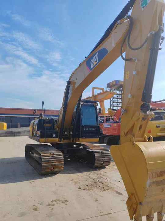 Durable Second Hand Machine Original Used Caterpillar Excavator CAT 330D2 USED 329D2 320D2 325D 315D Excavator - Excavator pe şenile: Foto 2 Durable Second Hand Machine Original Used Caterpillar Excavator CAT 330D2 USED 329D2 320D2 325D 315D Excavator - Excavator pe şenile: Foto 2