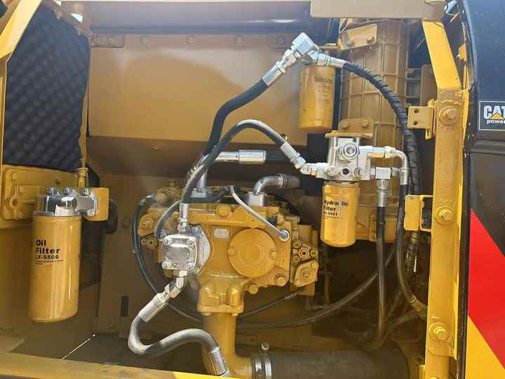 Good Condition Used Cat Excavator 320D2 Caterpillar Second Hand Excavator 312D 315D 320d for Sale - Excavator pe şenile: Foto 5 Good Condition Used Cat Excavator 320D2 Caterpillar Second Hand Excavator 312D 315D 320d for Sale - Excavator pe şenile: Foto 5