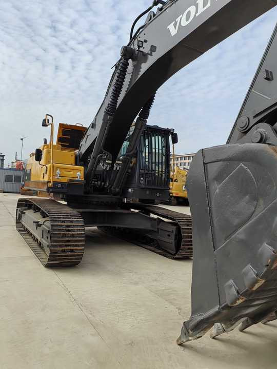 Good Condition VOLVO EC480DL Excavator Low Price Large Hydraulic Crawler Excavator volvo 480dl for Sale - Excavator: Foto 4 Good Condition VOLVO EC480DL Excavator Low Price Large Hydraulic Crawler Excavator volvo 480dl for Sale - Excavator: Foto 4