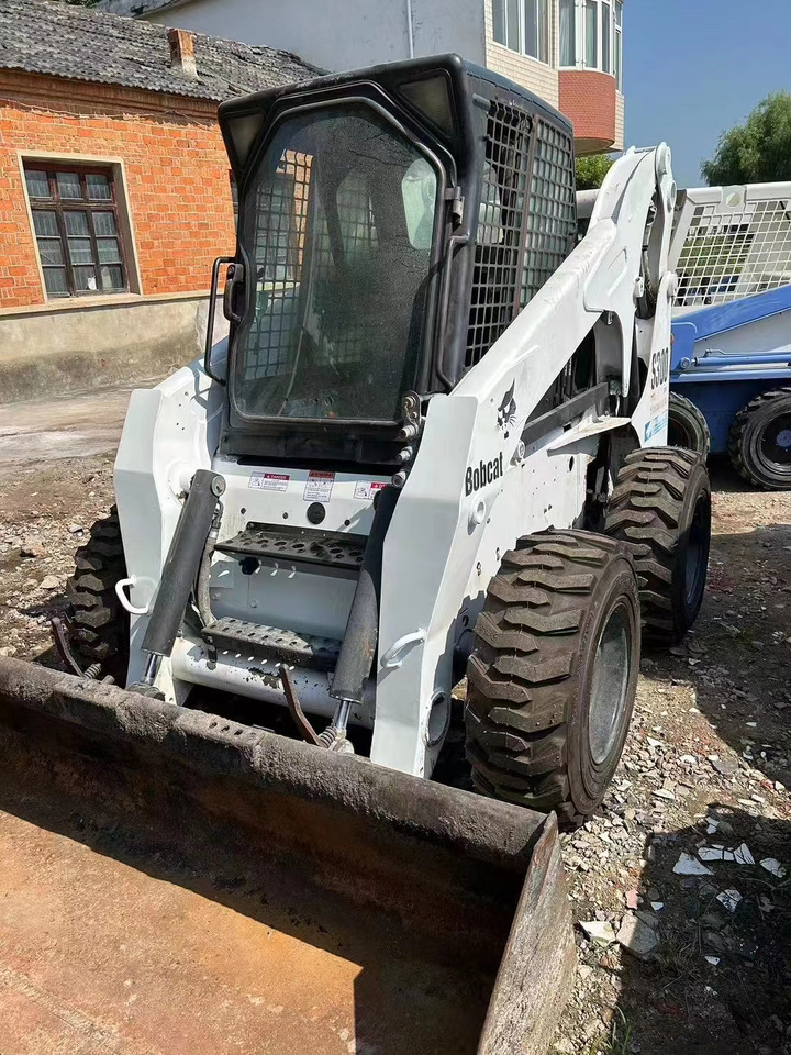 High Quality Mini Construction Machine Used Bobcat Skid Steer Loader S300 in Stock for Sale Bobcat Loader With Low Price - Mini încărcător: Foto 1 High Quality Mini Construction Machine Used Bobcat Skid Steer Loader S300 in Stock for Sale Bobcat Loader With Low Price - Mini încărcător: Foto 1