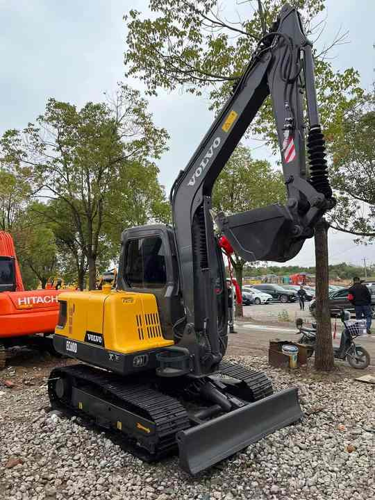 High Quality Used Volvo EC60D Excavator for Sale 6 Ton Compact Machine, Excellent Condition, Ready for Work! - Excavator pe şenile: Foto 4 High Quality Used Volvo EC60D Excavator for Sale 6 Ton Compact Machine, Excellent Condition, Ready for Work! - Excavator pe şenile: Foto 4