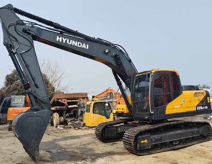 Hyundai Digger 220lc-9s Second Hand Korea Made High Performance Machine Hyundai Excavator for Sale - Excavator pe şenile: Foto 4 Hyundai Digger 220lc-9s Second Hand Korea Made High Performance Machine Hyundai Excavator for Sale - Excavator pe şenile: Foto 4