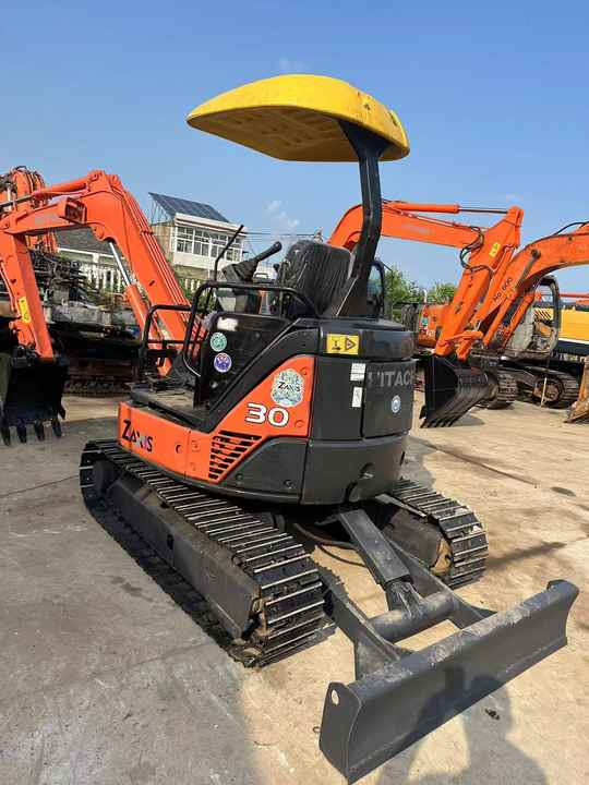 Mini 3-Ton Excavator used Hitachi ZX30 excavator with Excellent Performance and Low Price for sale! - Excavator: Foto 2 Mini 3-Ton Excavator used Hitachi ZX30 excavator with Excellent Performance and Low Price for sale! - Excavator: Foto 2