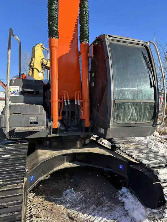 Original Japan Hitachi ZX200-3 Excavator Hitachi Excavator in Low Price for Hot Sale - Excavator pe şenile: Foto 5 Original Japan Hitachi ZX200-3 Excavator Hitachi Excavator in Low Price for Hot Sale - Excavator pe şenile: Foto 5