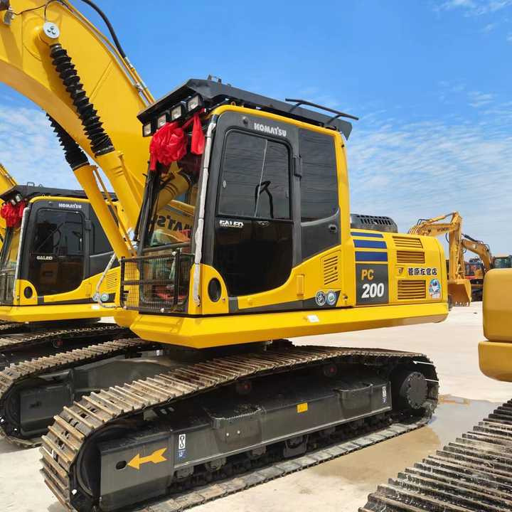 USED komatsu Pc200-8 Excavator with Good Condition for Sale - Excavator: Foto 2 USED komatsu Pc200-8 Excavator with Good Condition for Sale - Excavator: Foto 2