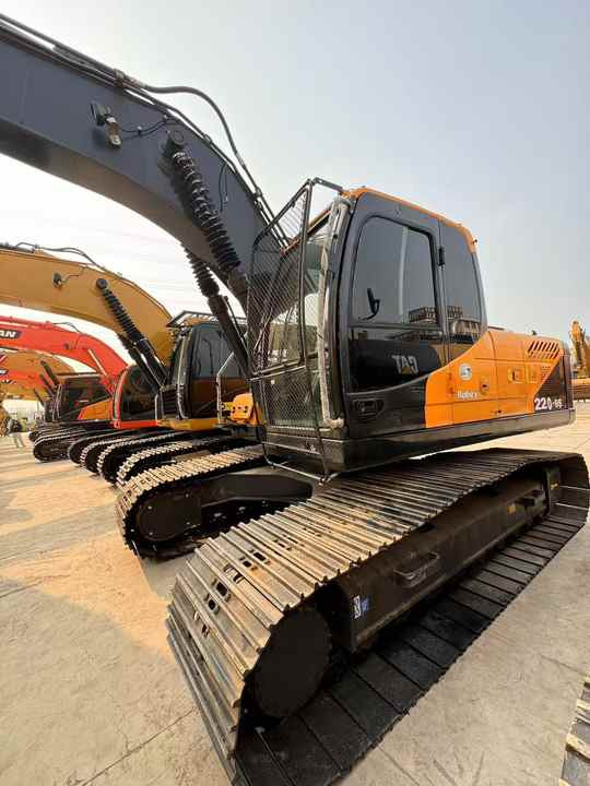 Used 22 Ton Korea Brand Hyundai 220LC-9S Used Excavator for Sale Hyundai 210 215 220 305 Excavators for Sale in China - Excavator: Foto 3 Used 22 Ton Korea Brand Hyundai 220LC-9S Used Excavator for Sale Hyundai 210 215 220 305 Excavators for Sale in China - Excavator: Foto 3