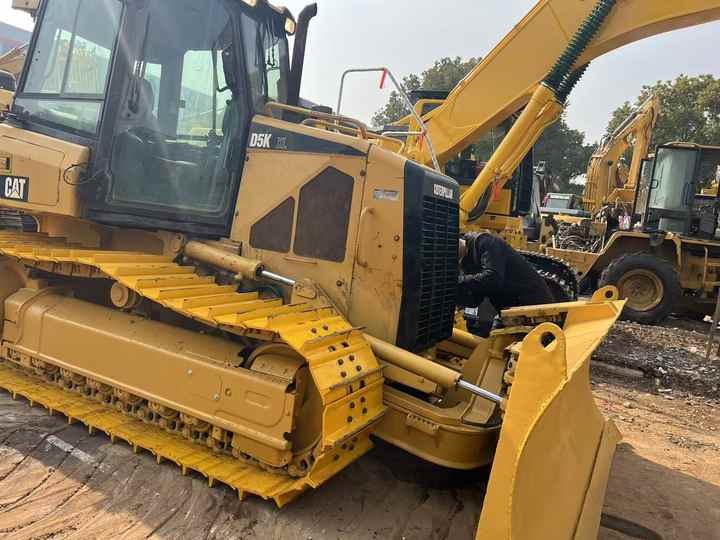 Used Cat Mini Bulldozer D5k Cat Dozers - Buldozer: Foto 2 Used Cat Mini Bulldozer D5k Cat Dozers - Buldozer: Foto 2