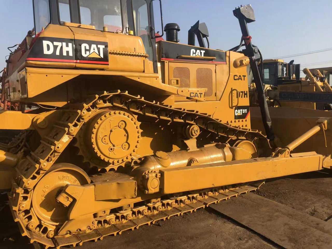 Used Caterpillar Cat D7H Dozer, Second Hand Cat  D7H Bulldozer With Stong Blade - Buldozer: Foto 3 Used Caterpillar Cat D7H Dozer, Second Hand Cat  D7H Bulldozer With Stong Blade - Buldozer: Foto 3