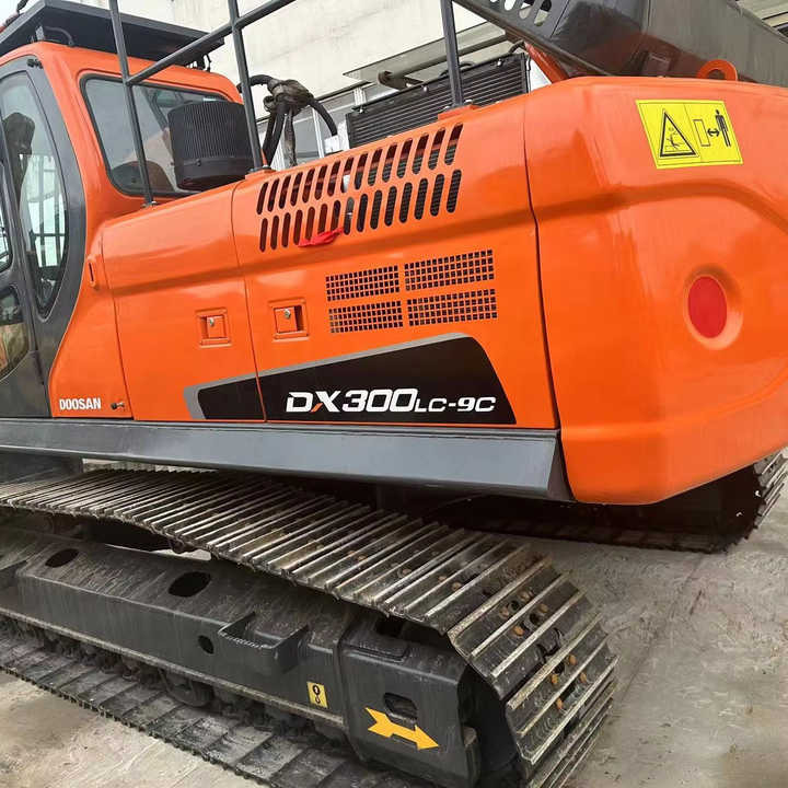 Used Digger DOOSAN DX300 Construction Machinery Construction Digger Used DOOSAN DX300 Cheap Excavator - Excavator pe şenile: Foto 1 Used Digger DOOSAN DX300 Construction Machinery Construction Digger Used DOOSAN DX300 Cheap Excavator - Excavator pe şenile: Foto 1