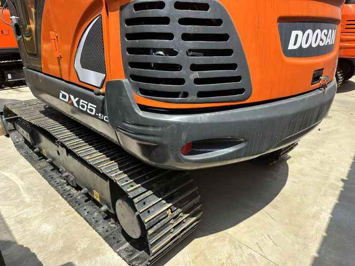 Used Digger DOOSAN DX55 Construction Machinery Construction Digger Used DOOSAN DX55 Cheap Excavator - Excavator pe şenile: Foto 2 Used Digger DOOSAN DX55 Construction Machinery Construction Digger Used DOOSAN DX55 Cheap Excavator - Excavator pe şenile: Foto 2