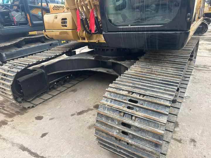 Used Excavator CAT 320C Second Hand Highly Competitive Digging Machine 325C 330C for Sale - Excavator pe şenile: Foto 4 Used Excavator CAT 320C Second Hand Highly Competitive Digging Machine 325C 330C for Sale - Excavator pe şenile: Foto 4