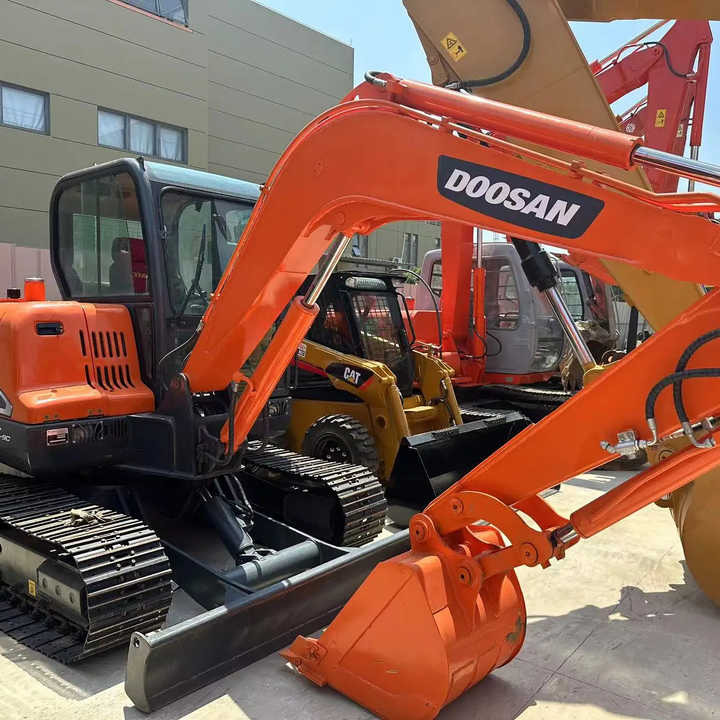 Used Excavator Doosan DX55 Excavators Mini Equipment Earth Moving Machinery Doosan Digger Excavator for Sale - Excavator pe şenile: Foto 1 Used Excavator Doosan DX55 Excavators Mini Equipment Earth Moving Machinery Doosan Digger Excavator for Sale - Excavator pe şenile: Foto 1