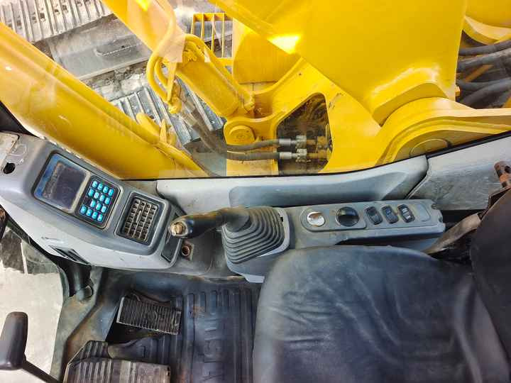 Used Good Quality Japan Original PC200-7 in Good Condition PC200-7 Komatsu - Excavator pe şenile: Foto 4 Used Good Quality Japan Original PC200-7 in Good Condition PC200-7 Komatsu - Excavator pe şenile: Foto 4