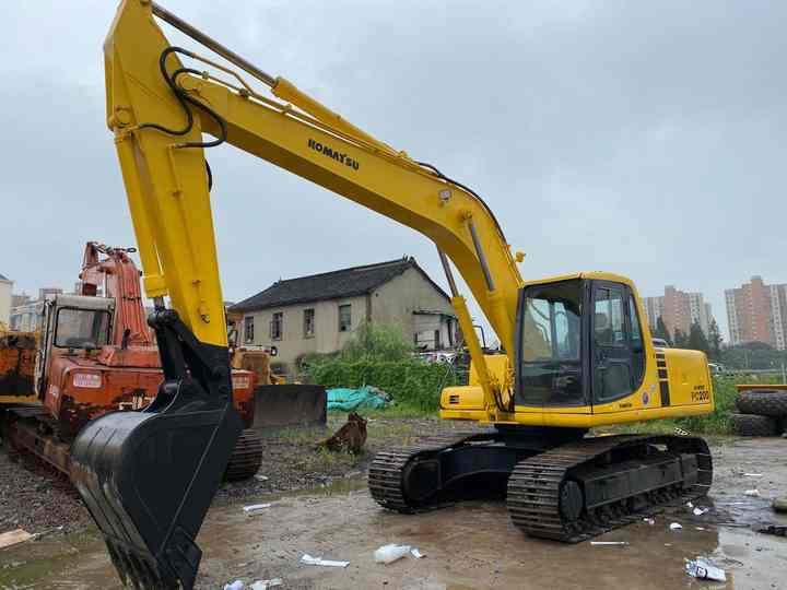 Used Good Quality Japan Original PC220-6 in Good Condition PC220-6 Komatsu - Excavator pe şenile: Foto 4 Used Good Quality Japan Original PC220-6 in Good Condition PC220-6 Komatsu - Excavator pe şenile: Foto 4